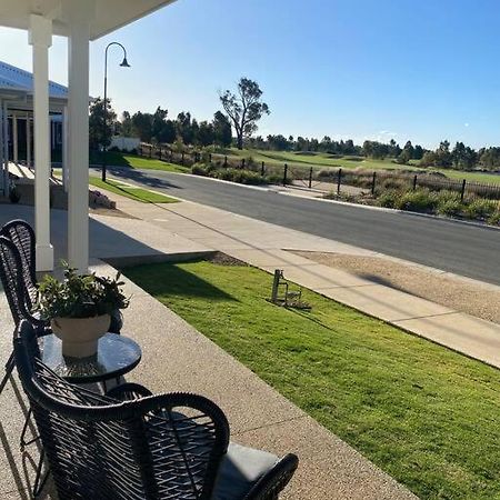 Brand New 4 Bedroom Home With Golf Views Yarrawonga Exterior photo