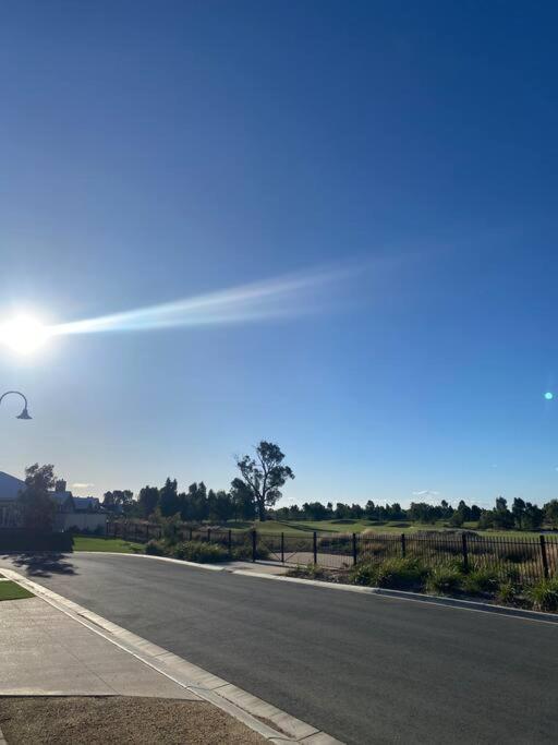 Brand New 4 Bedroom Home With Golf Views Yarrawonga Exterior photo